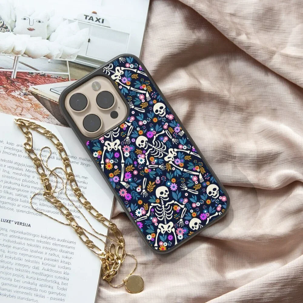Halloween Phone Cover – iPhone 16, 15 Pro, Galaxy S25, S24, S24 Ultra, Pixel 9